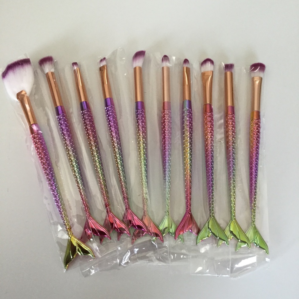 - Mermaid Makeup Brushes Set 10pcs